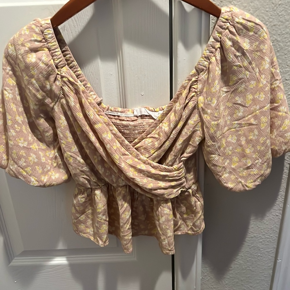 Floral cropped shirt